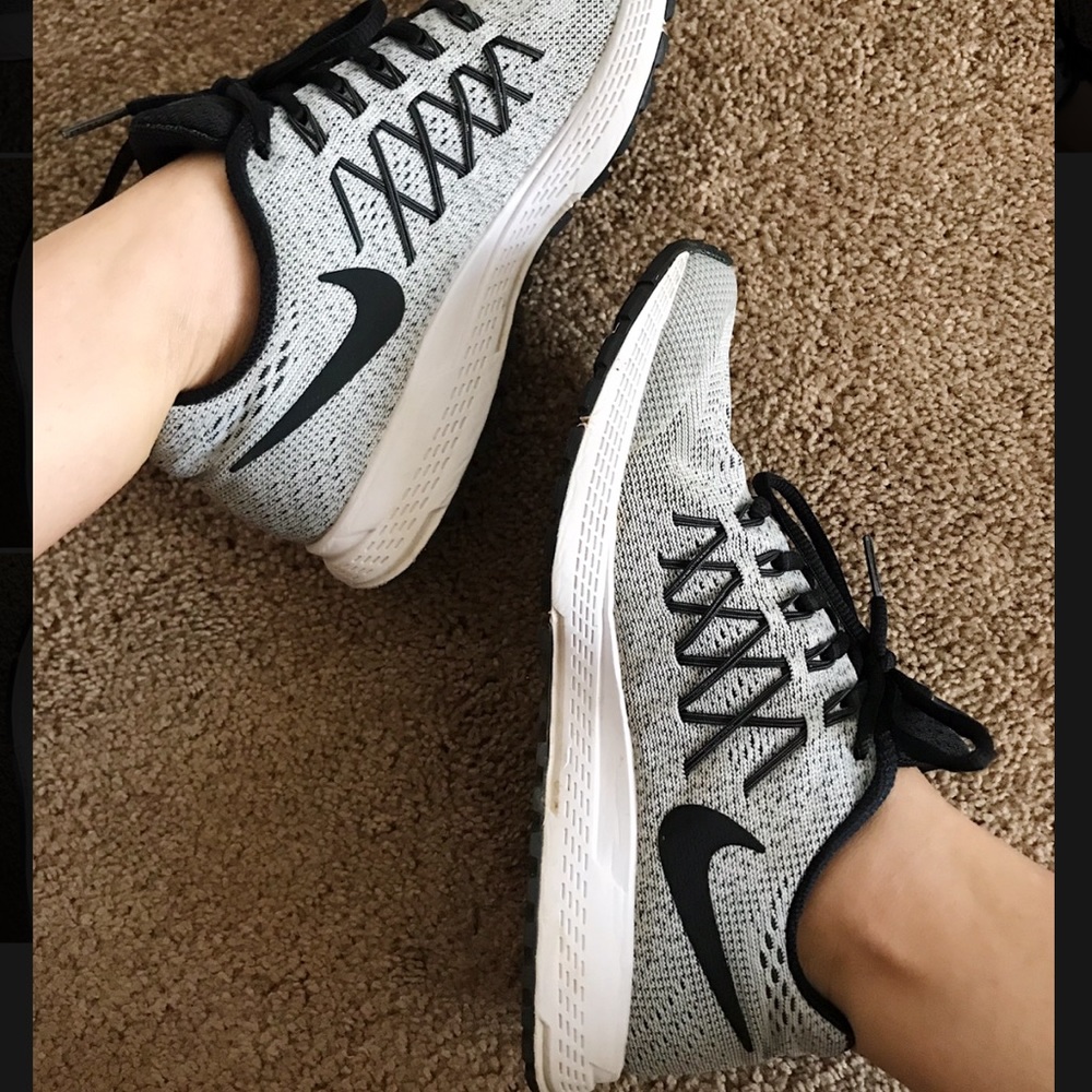 Nike Zoom sneakers (size 7)